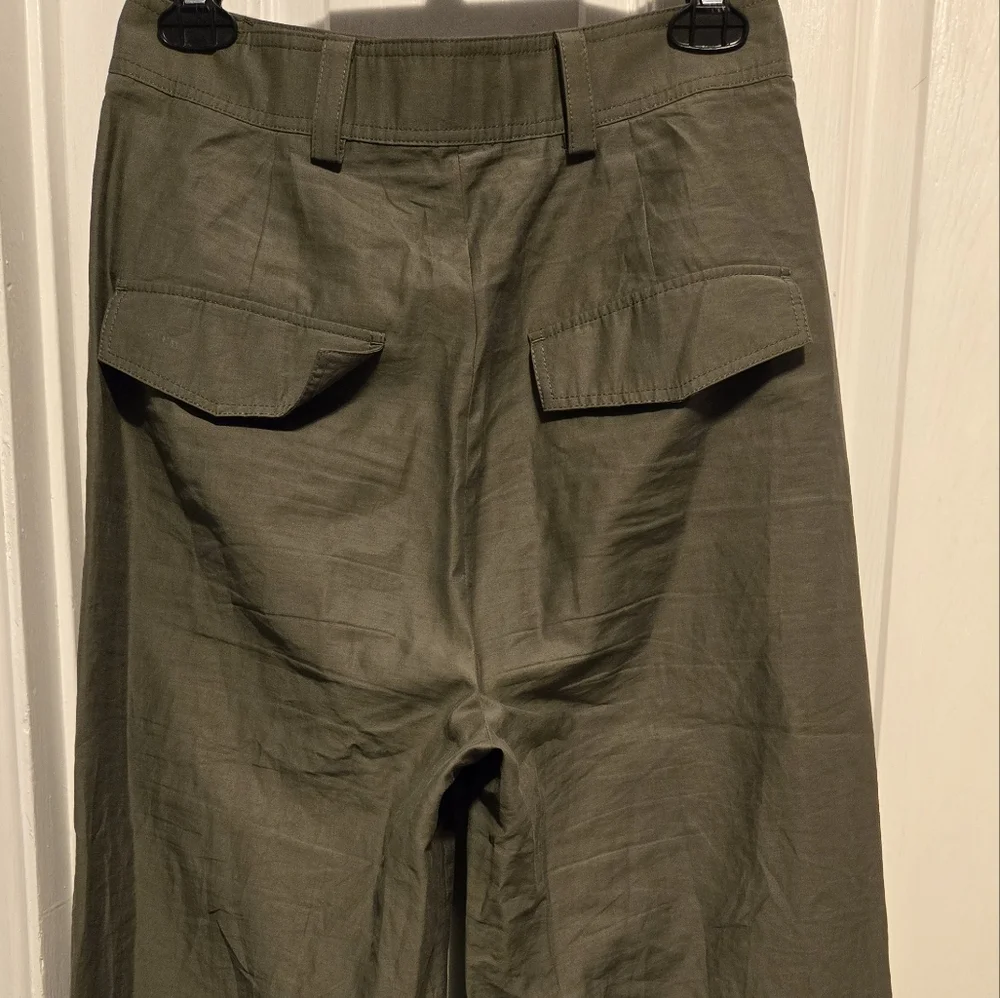 NWOT Zara Straight Leg Pants Women's Size Small Color Olive Green